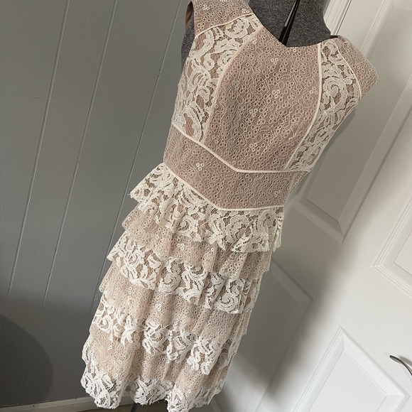 Dress - Picture 1 of 6